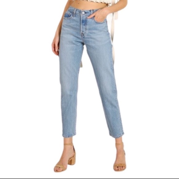 Levi's Wedgie High Rise Button Fly Waist Denim
Light Wash Skinny Jeans 28 - Picture 1 of 3